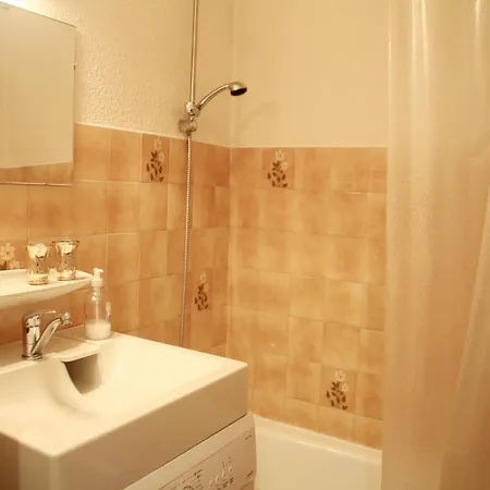 Apartment Corina For 5 People